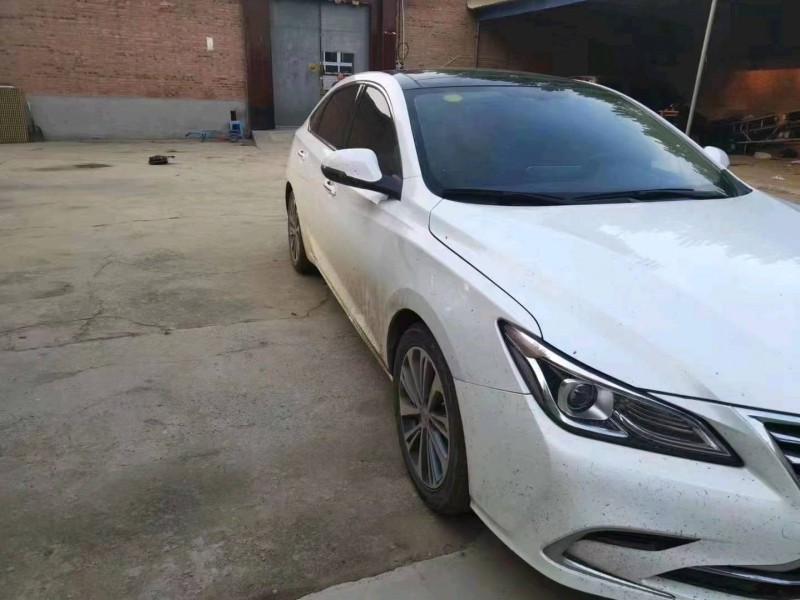 唐山18年長安汽車睿騁CC3