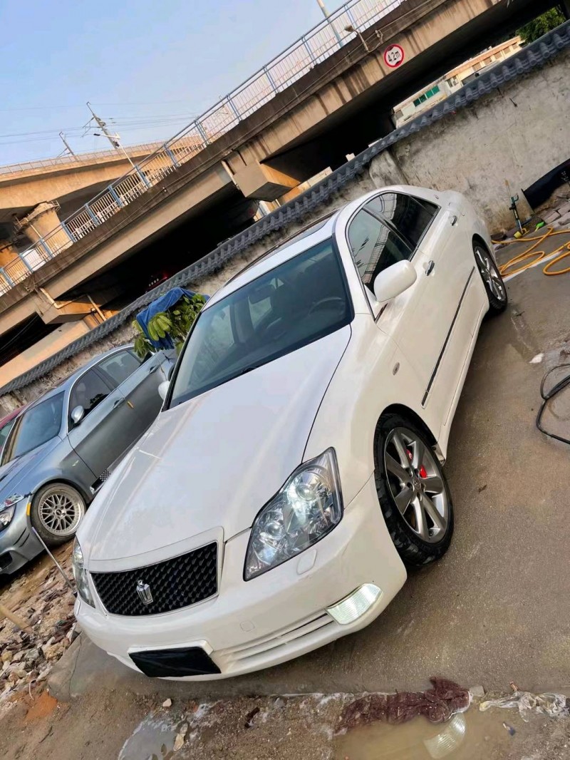 廣州07年豐田皇冠3