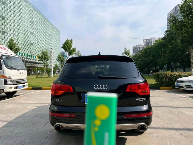 鄂州09年奧迪Q75