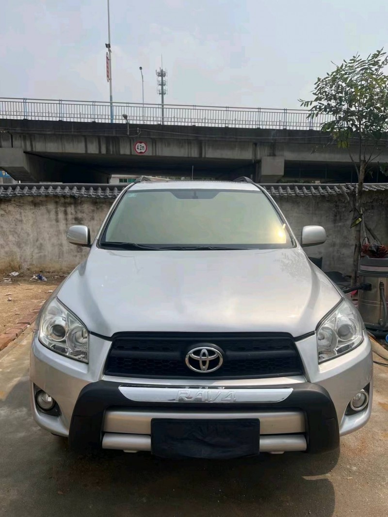 广州10年丰田RAV41