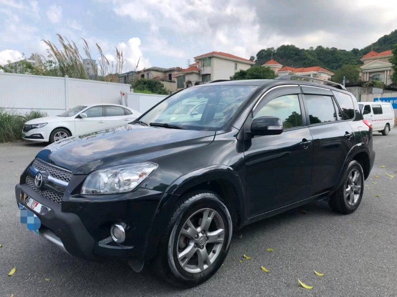 深圳13年豐田RAV4榮放2