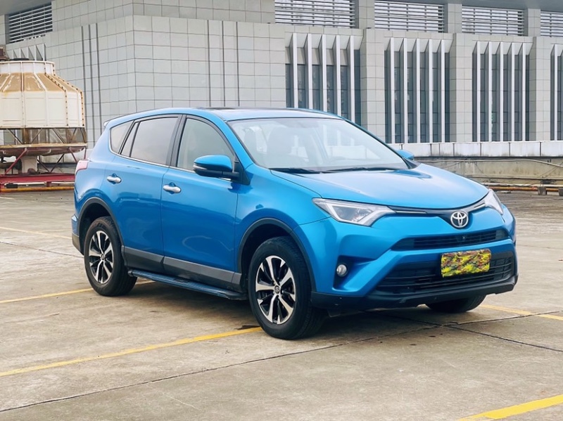 東莞17年豐田RAV4榮放9