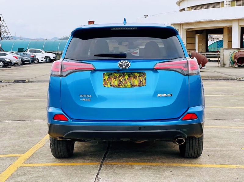 東莞17年豐田RAV4榮放3