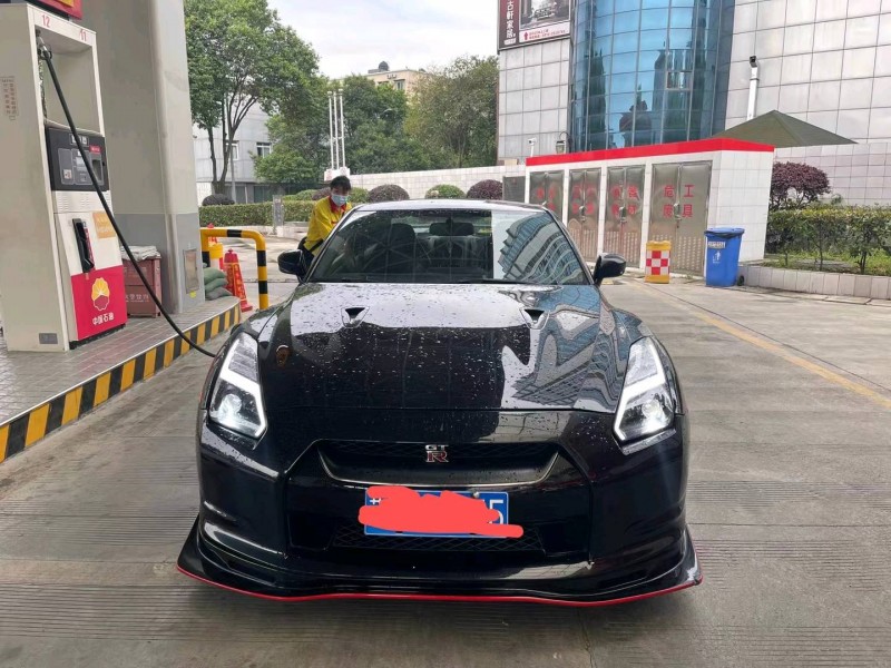保定10年日產GT-R1
