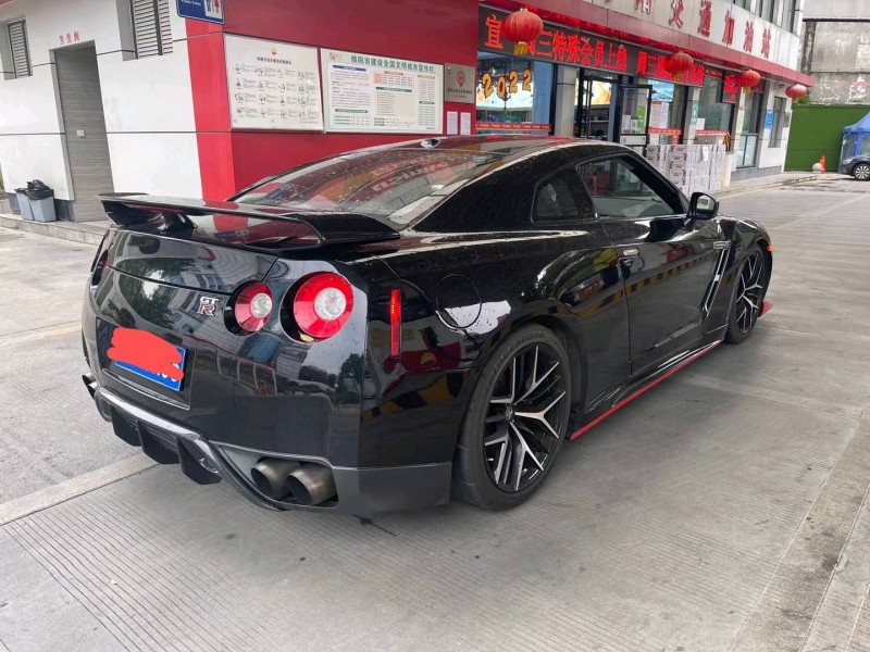 保定10年日產GT-R7