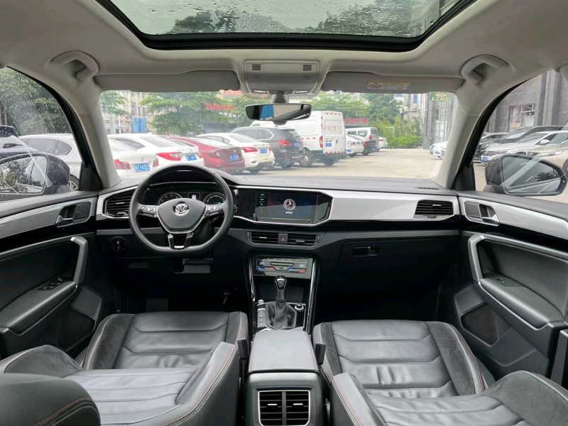 东莞20年大众探岳5