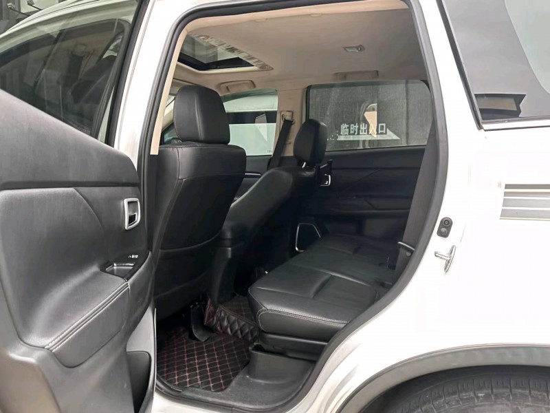 东莞18年三菱欧蓝德6