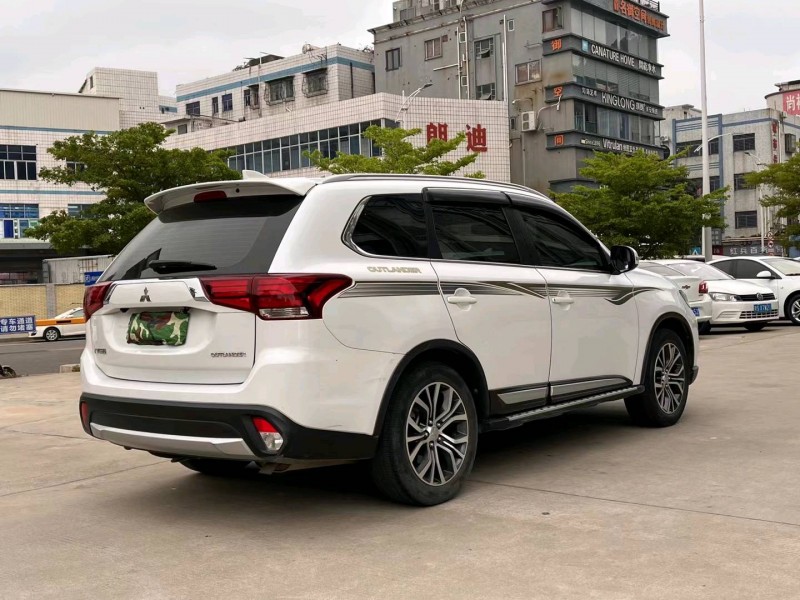 东莞18年三菱欧蓝德8