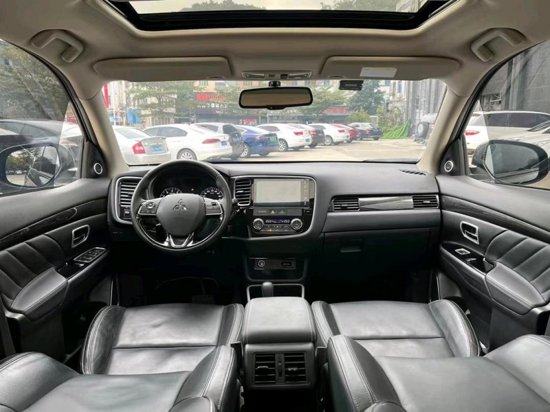 东莞20年三菱欧蓝德5