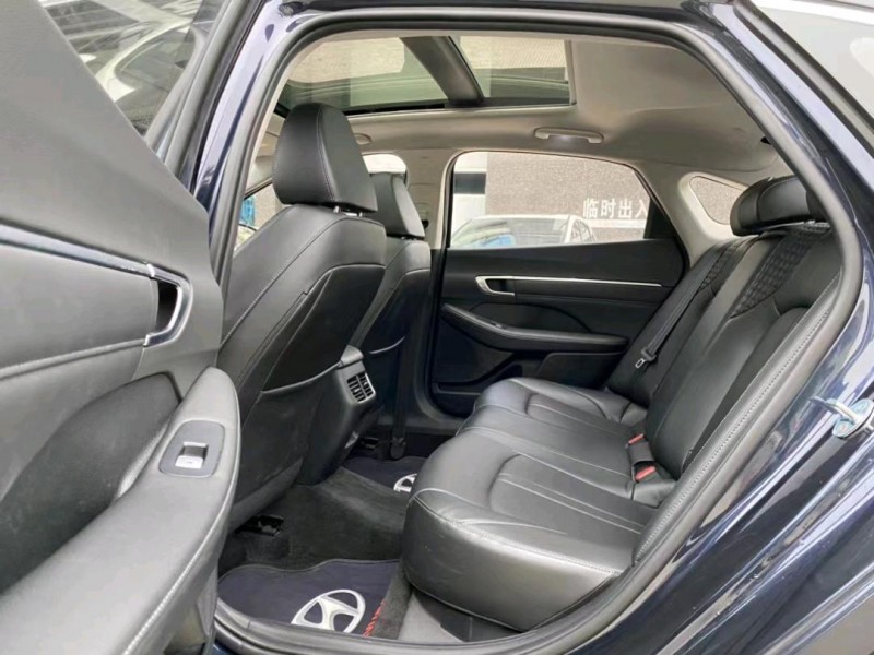 东莞21年现代索纳塔八6