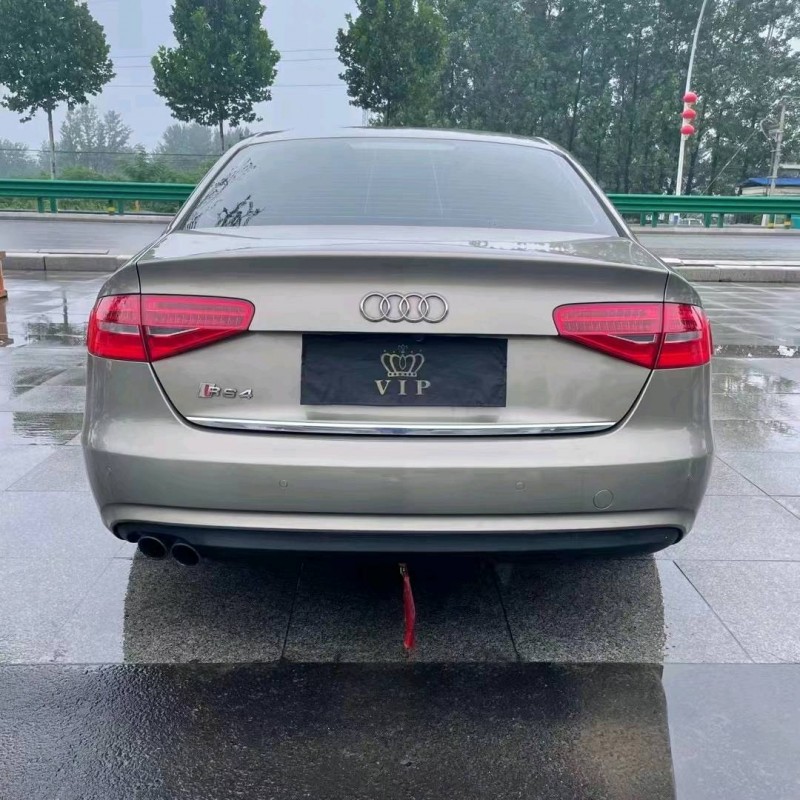 北京14年奥迪A4L3