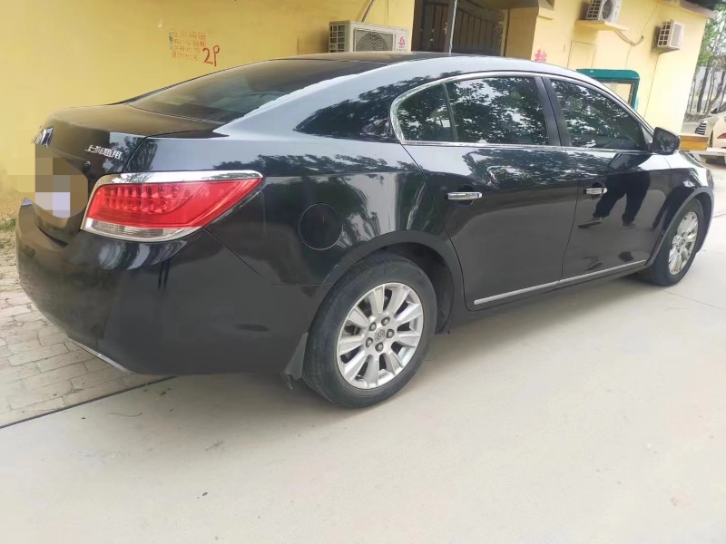 北京12年别克君越3