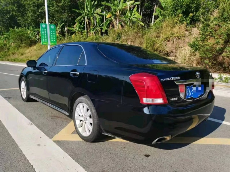廣州12年豐田皇冠8