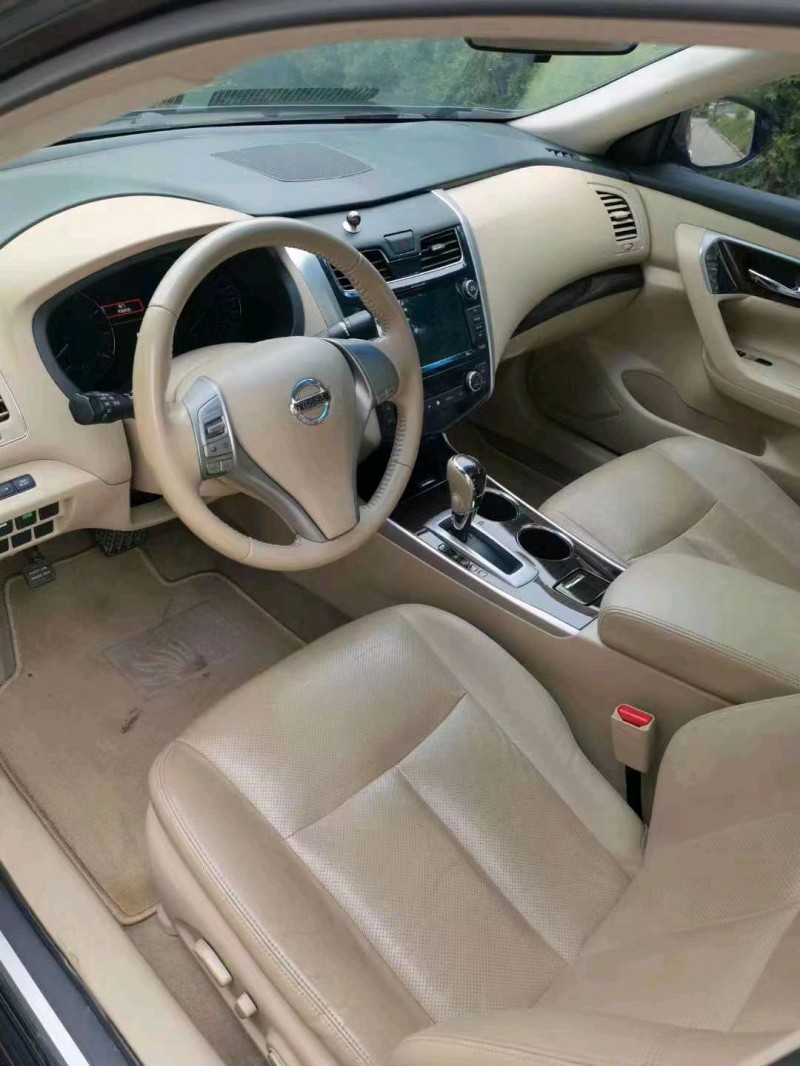 東營14年日產天籟7