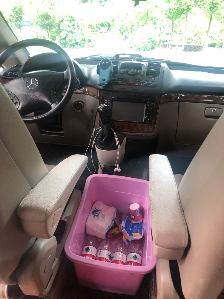 重慶10年奔馳唯雅諾8