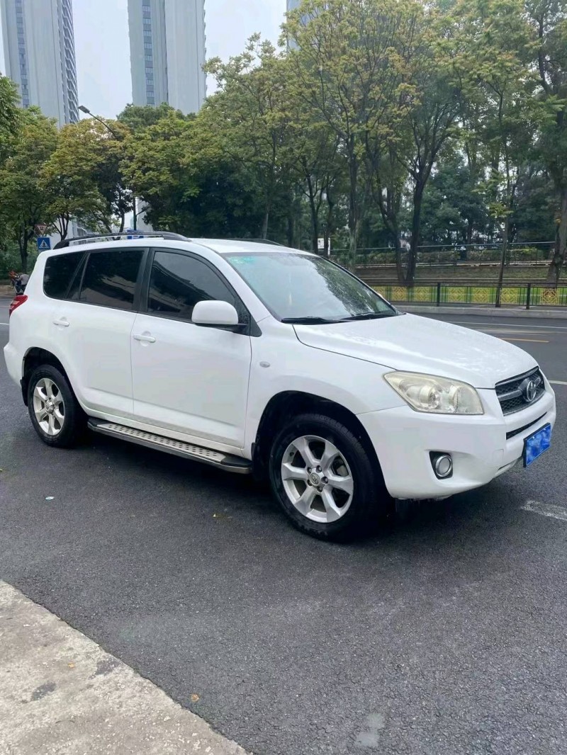 泉州12年豐田RAV42
