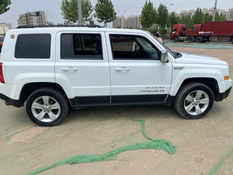 臨沂15年Jeep自由客2