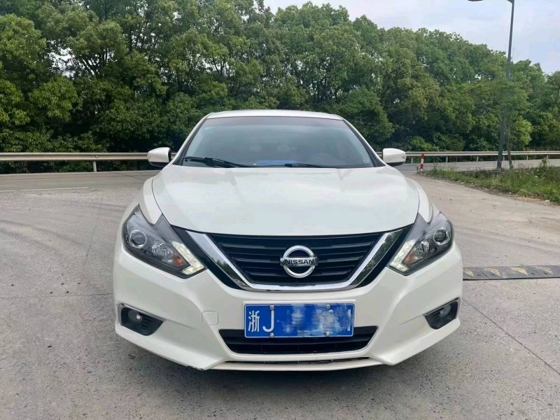 湖州18年日產天籟9