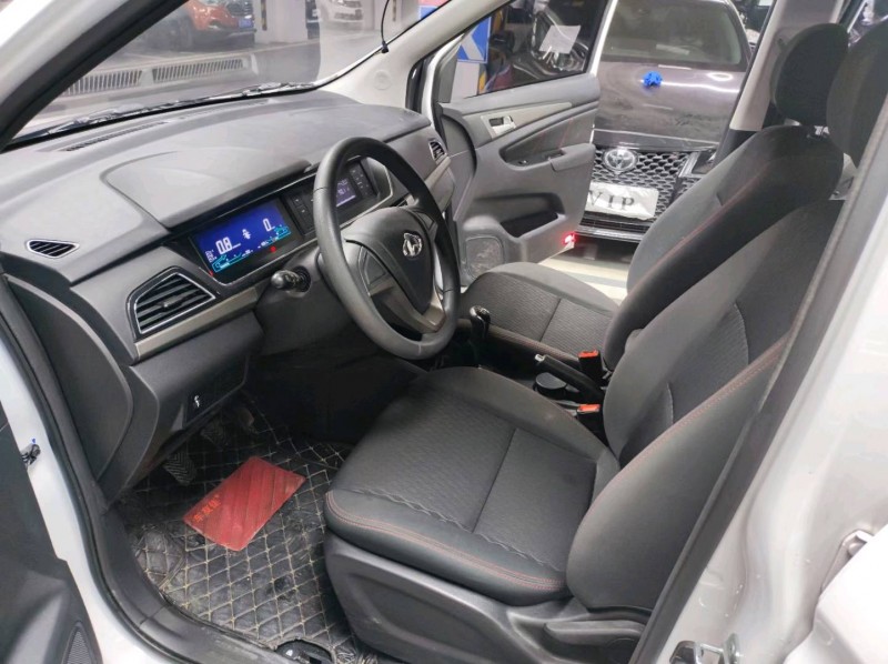 成都20年長安汽車歐尚6