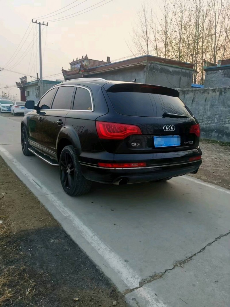 北京14年奥迪Q78