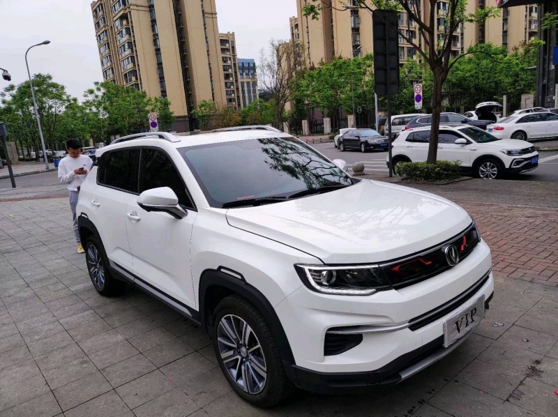 成都19年長安汽車CS352