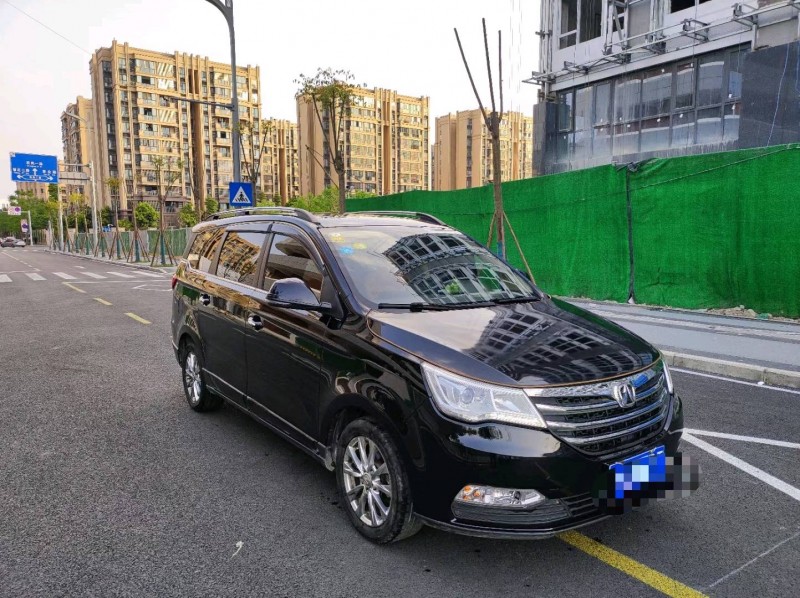 成都17年北汽威旺M50F2