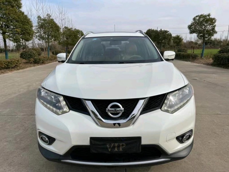 鹽城14年日產奇駿1