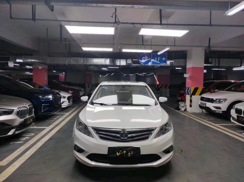 成都15年長安汽車逸動1