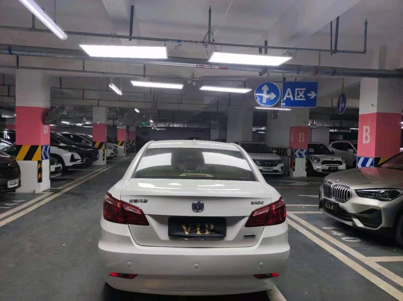 成都15年長安汽車逸動7