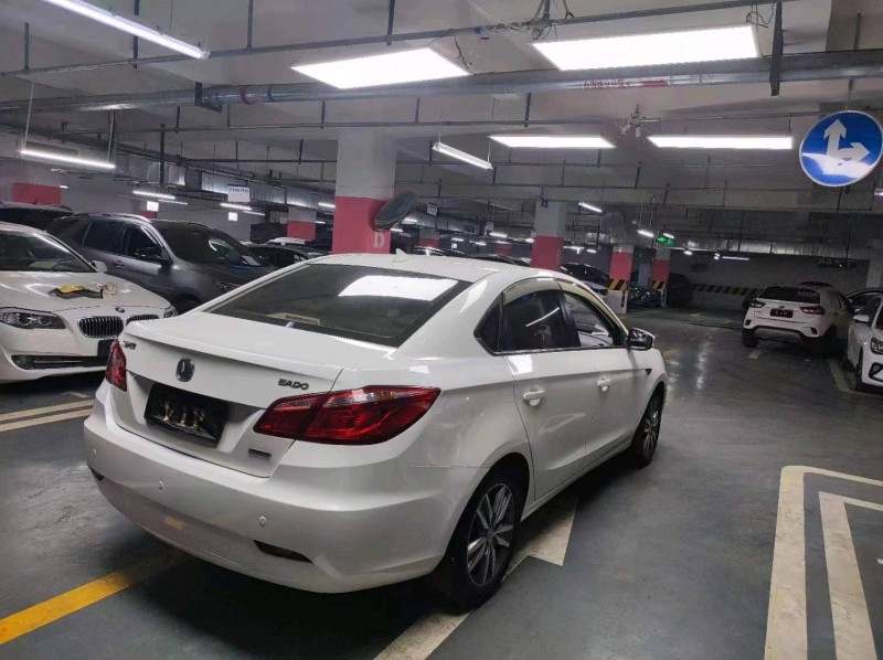 成都15年長安汽車逸動8