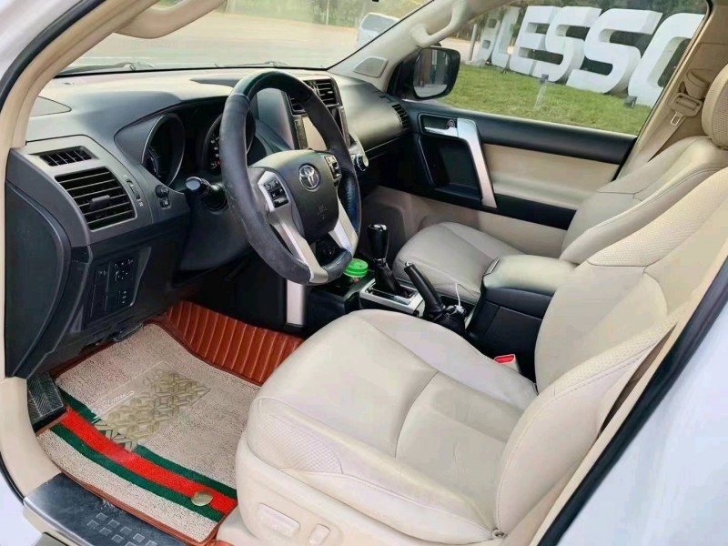 北京14年丰田普拉多5