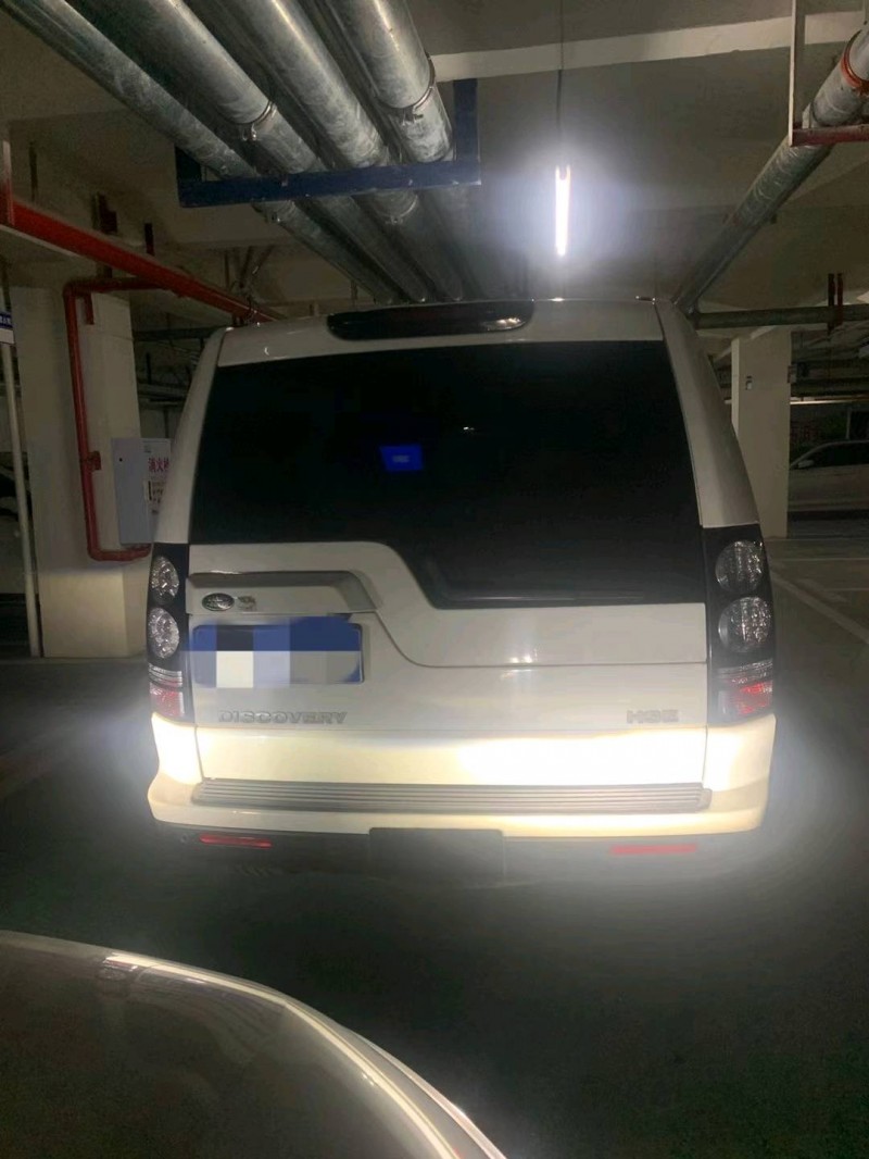 成都14年路虎發現8