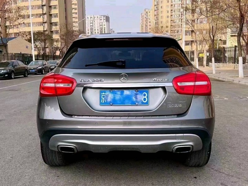 北京16年奔驰GLA9