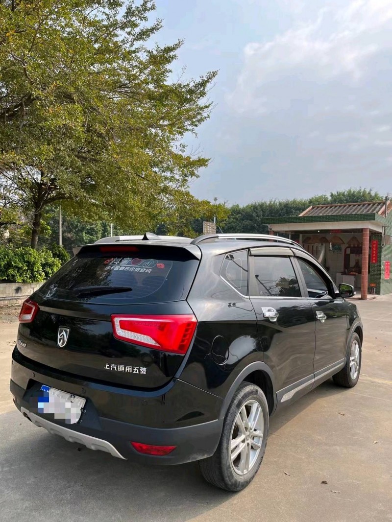 佛山17年寶駿5607