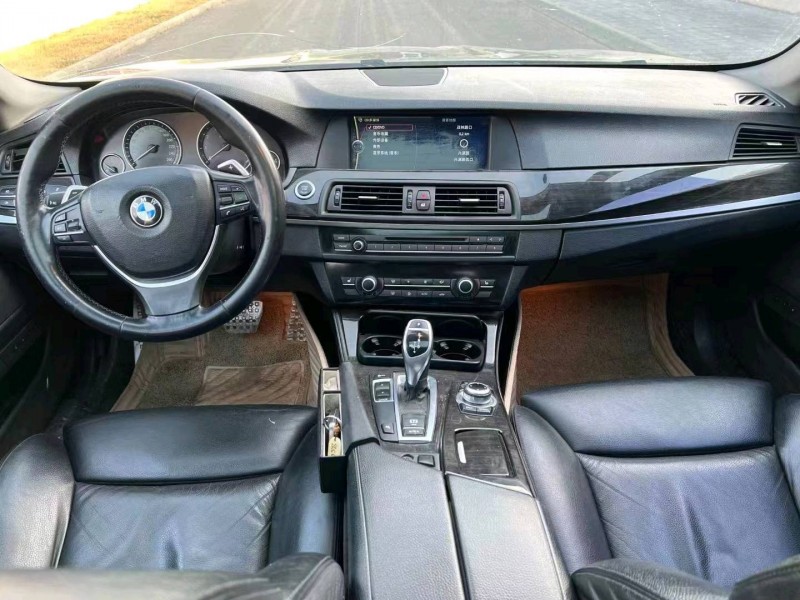 北京12年宝马5系5