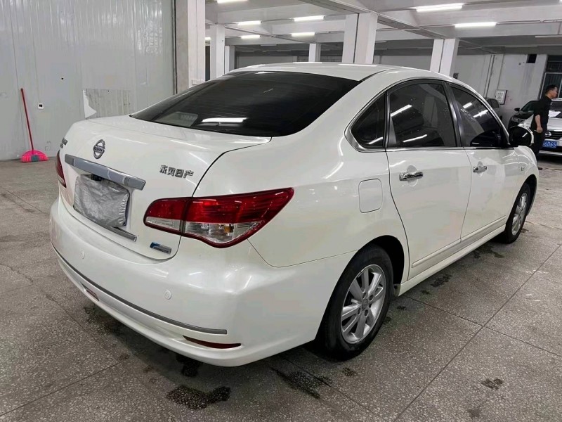 吉安19年日產軒逸8