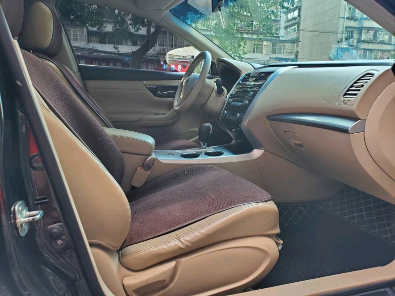 成都17年日產天籟4