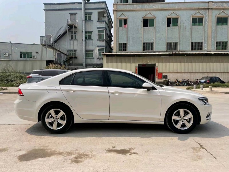 东莞17年大众凌渡7