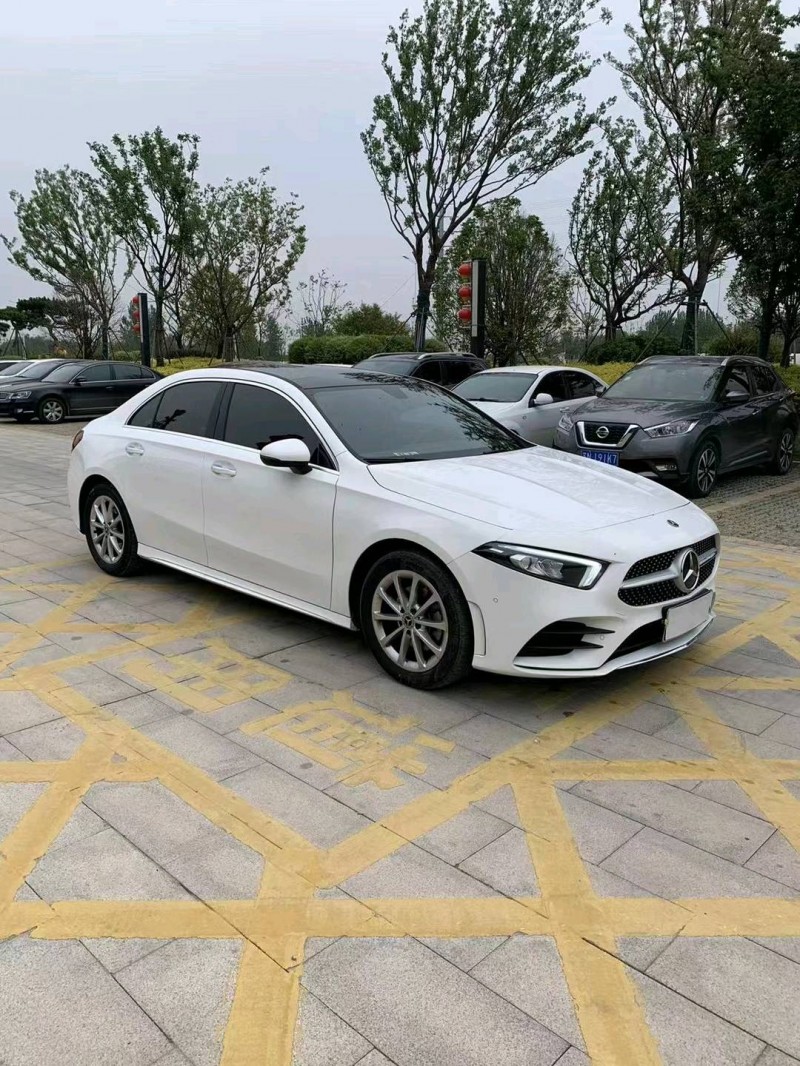 徐州21年奔驰A3