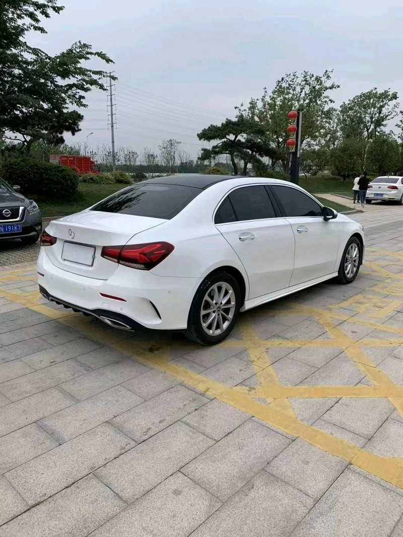 徐州21年奔驰A8
