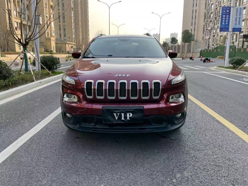 蘇州17年Jeep自由光1