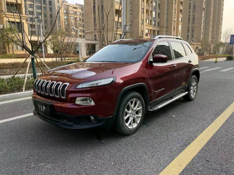 蘇州17年Jeep自由光3