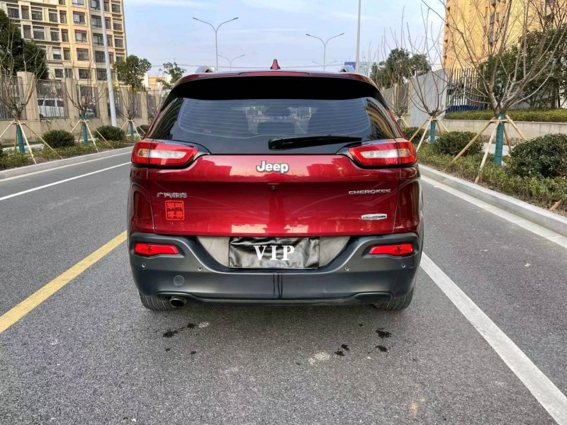 蘇州17年Jeep自由光8