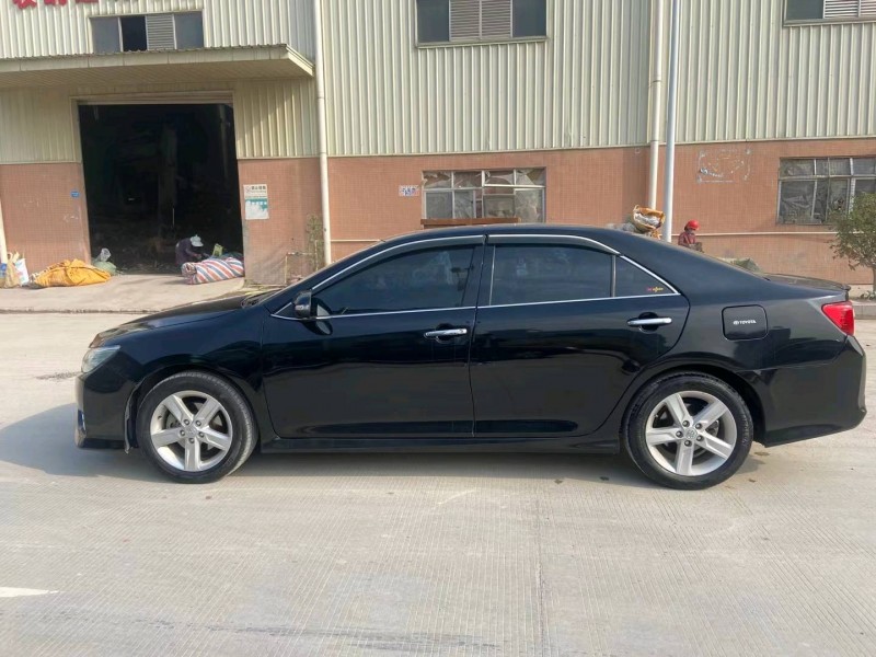 东莞12年丰田凯美瑞9