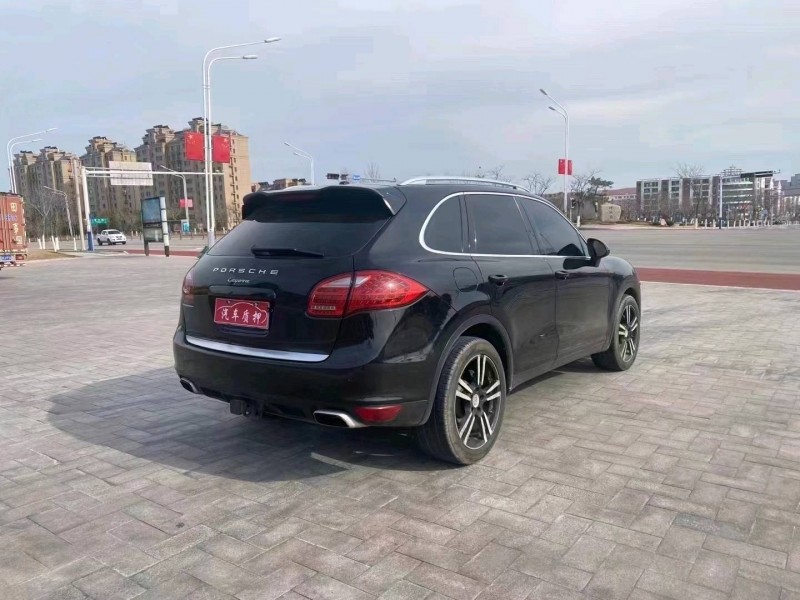 煙臺12年保時捷卡宴3