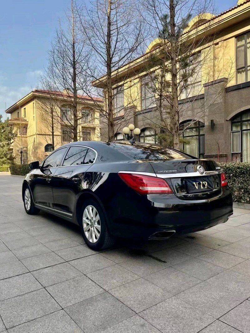 聊城15年别克君越5