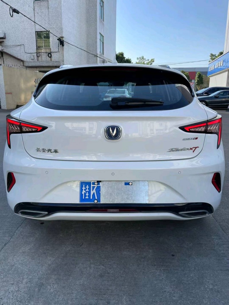 中山18年长安汽车逸动4