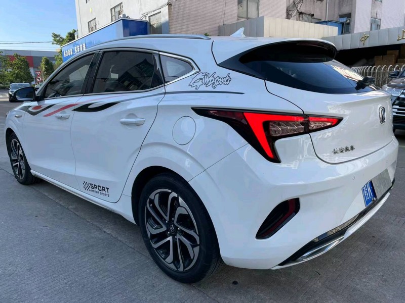 中山18年长安汽车逸动6