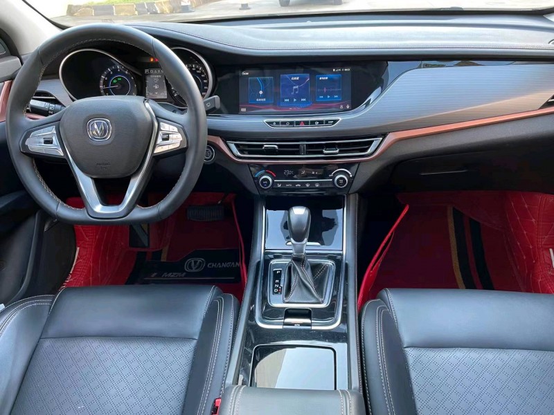 中山18年长安汽车逸动8