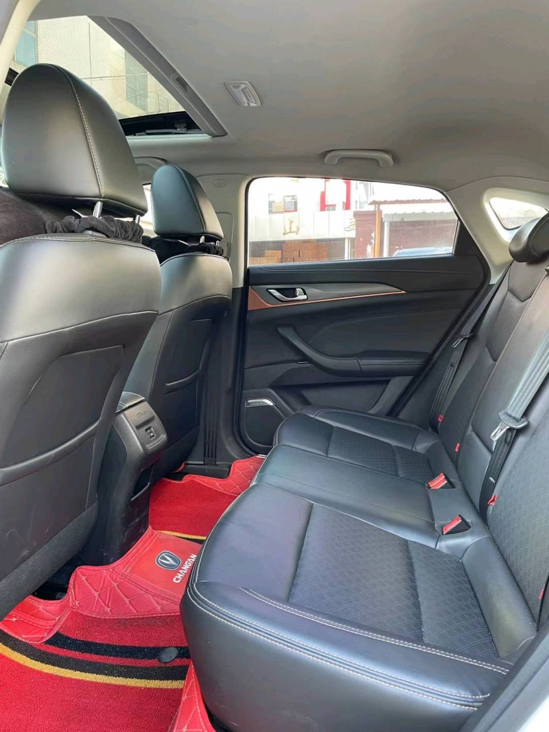 中山18年长安汽车逸动7